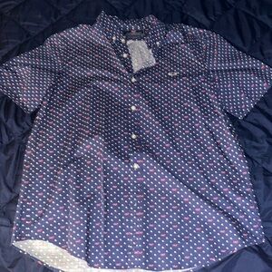 Short sleeve Vineyard Vines Dress Shirt. No Stains.